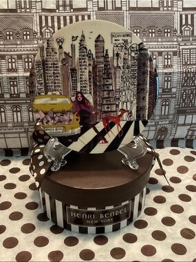 New Henri Bendel Bendel Girl and Her Whippet Coaster with Display Stand